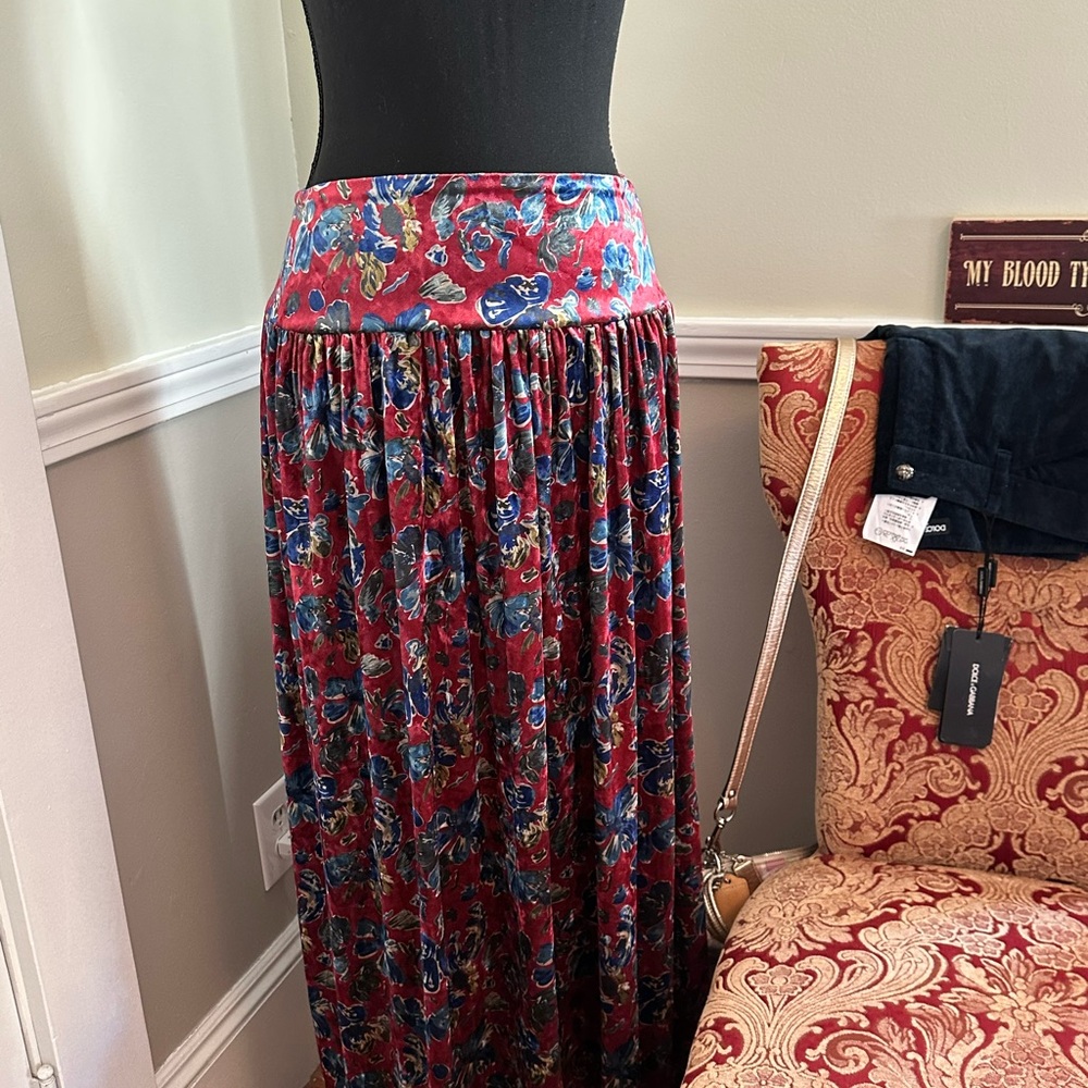 NATURAL LIFE Floral velvet Maxi Skirt ( H)
